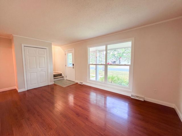 868 Wescott Square, Eagan, MN 55123