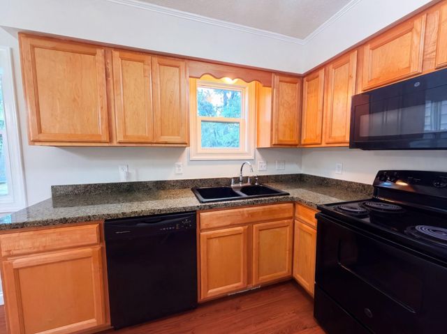 868 Wescott Square, Eagan, MN 55123