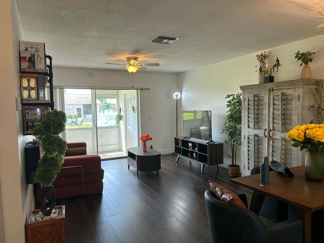 2591 W Barkley Dr Drive W C, West Palm Beach, FL 33415
