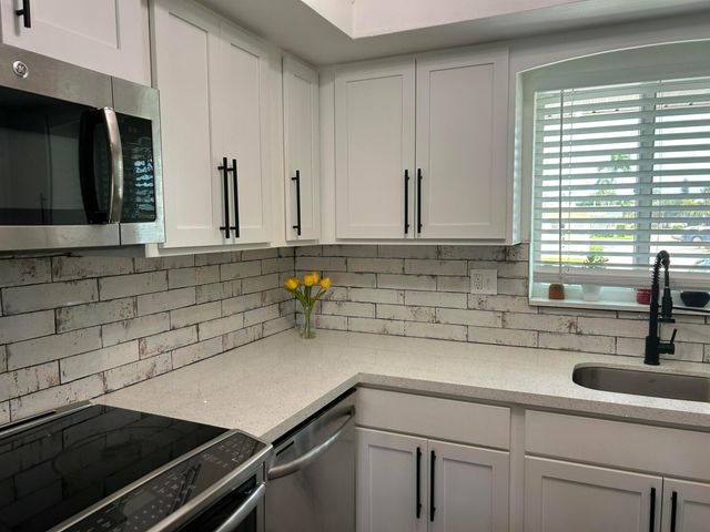 2591 W Barkley Dr Drive W C, West Palm Beach, FL 33415
