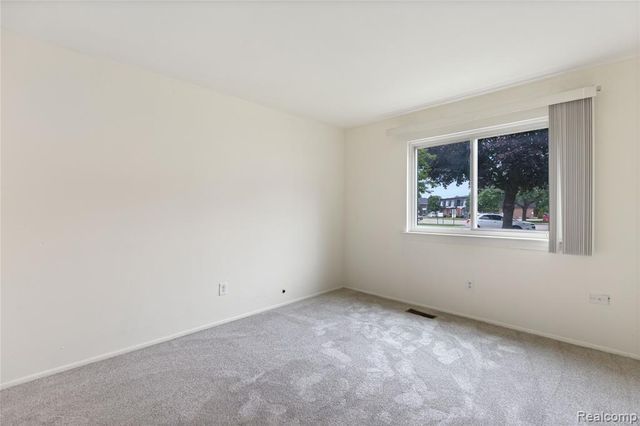 14200 Ivanhoe Drive 159, Sterling Heights, MI 48312