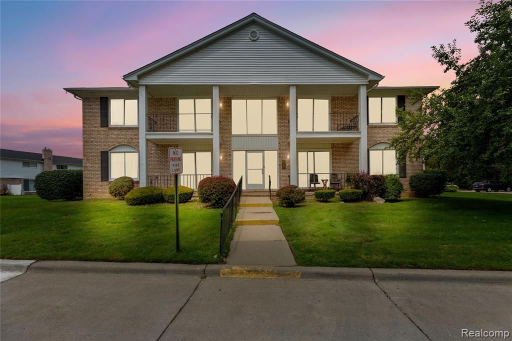 14200 Ivanhoe Drive 159, Sterling Heights, MI 48312