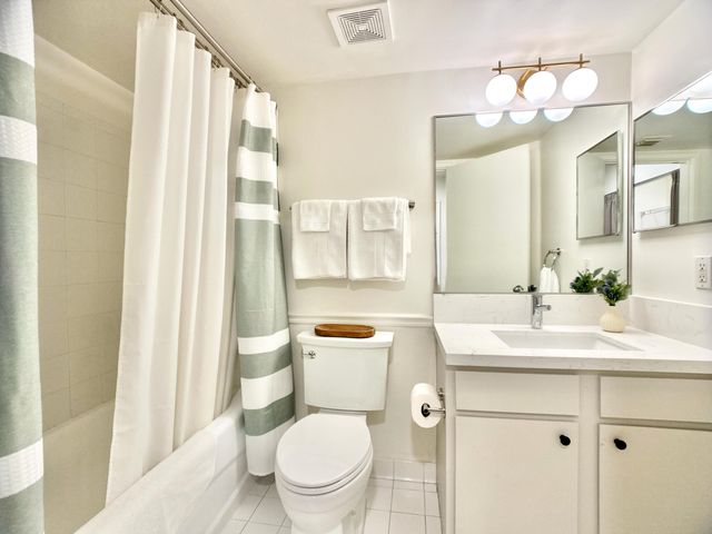 700 Scotia Drive 305, Hypoluxo, FL 33462