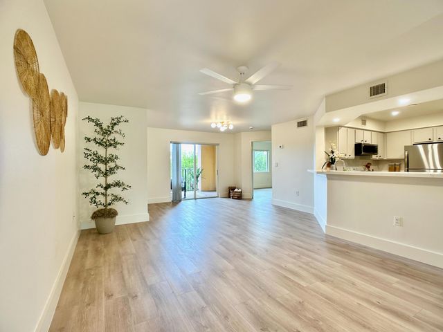 700 Scotia Drive 305, Hypoluxo, FL 33462