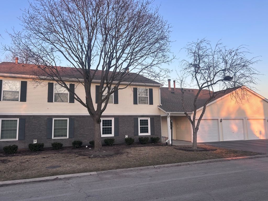 652 Mallard Court C1, Bartlett, IL 60103