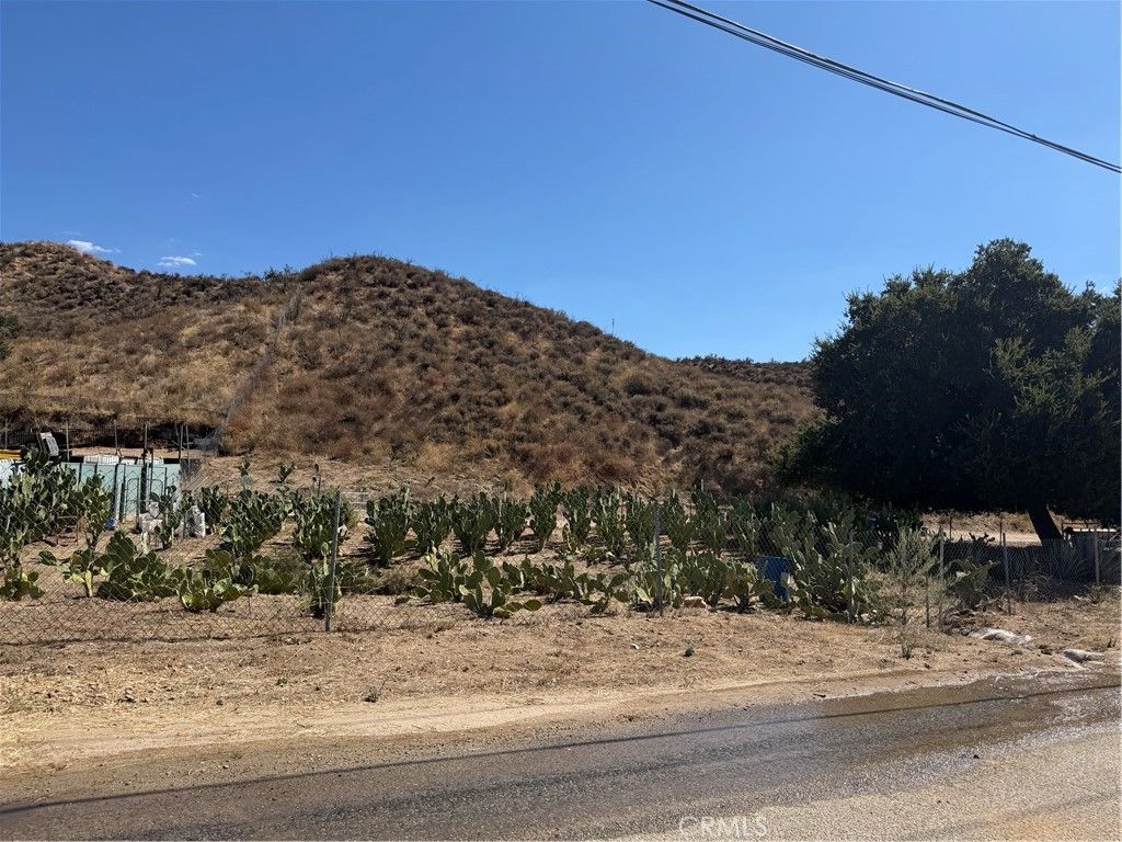30674 Sloan Canyon Road, Castaic, CA 91384 — photo 2