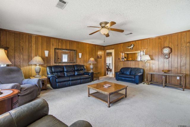 1105 E Grace St, Gonzales, LA 70737