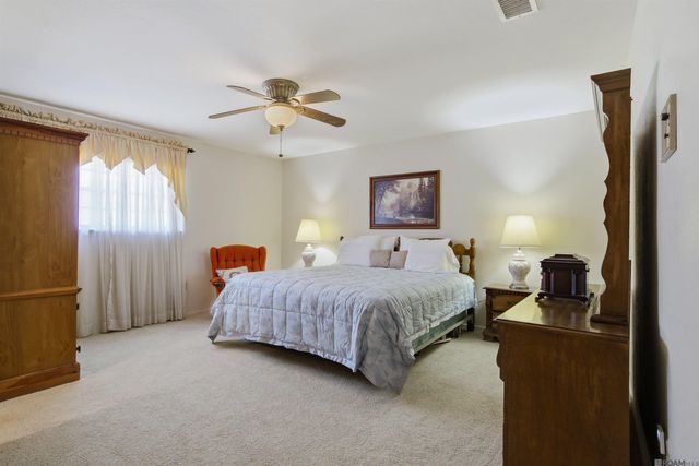 1105 E Grace St, Gonzales, LA 70737