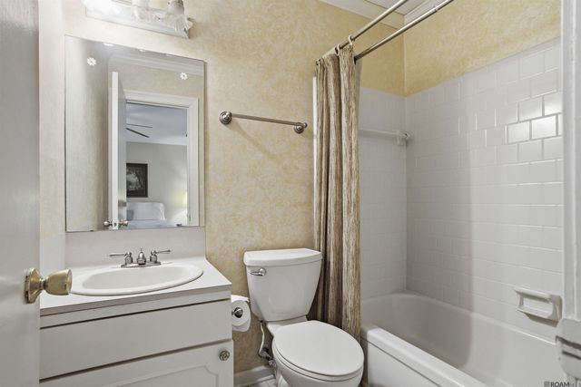 1105 E Grace St, Gonzales, LA 70737