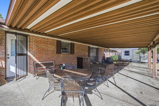 1105 E Grace St, Gonzales, LA 70737