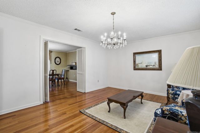 1105 E Grace St, Gonzales, LA 70737