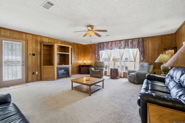 1105 E Grace St, Gonzales, LA 70737