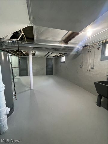 3560 W 65th Street, Cleveland, OH 44102