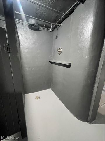 3560 W 65th Street, Cleveland, OH 44102