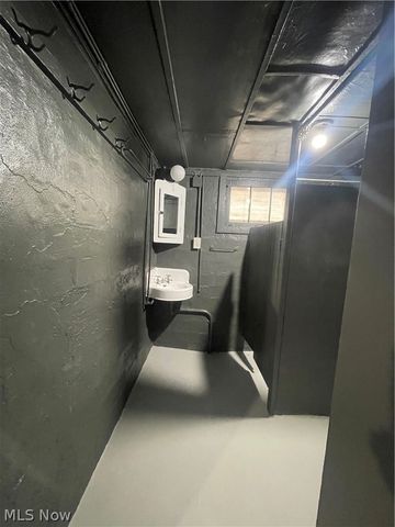 3560 W 65th Street, Cleveland, OH 44102