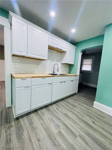 3560 W 65th Street, Cleveland, OH 44102