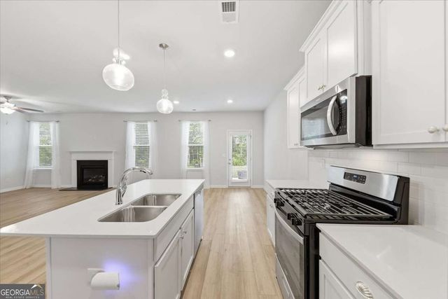 3085 Diane Lane, Fayetteville, GA 30214