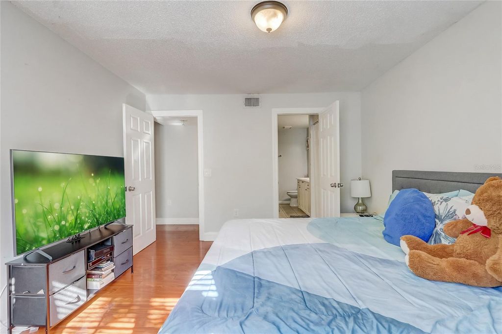 Image 12 of property listing at 1229 BERMUDA LAKES LANE 202, Kissimmee, FL 34741