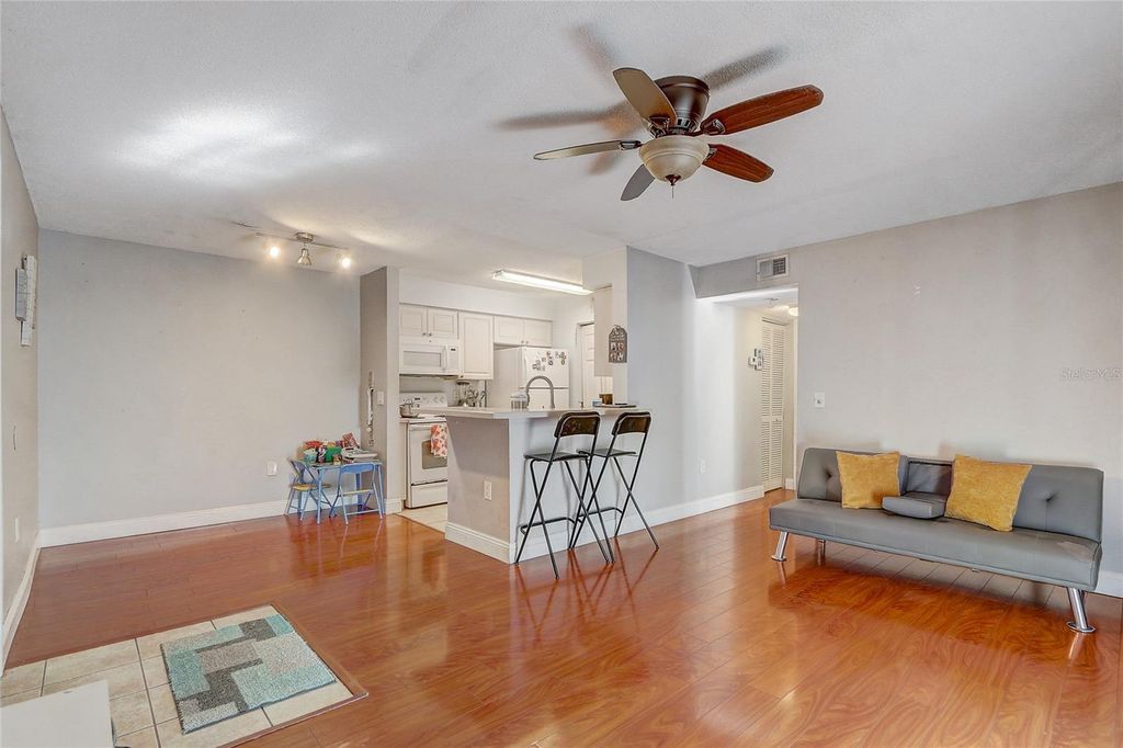 Image 7 of property listing at 1229 BERMUDA LAKES LANE 202, Kissimmee, FL 34741