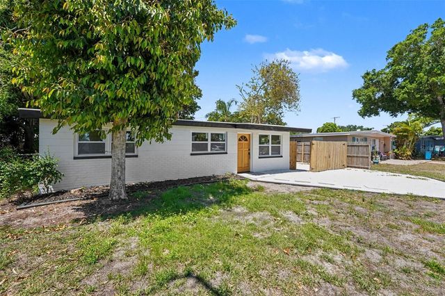 9482 CRESTVIEW STREET, Seminole, FL 33772