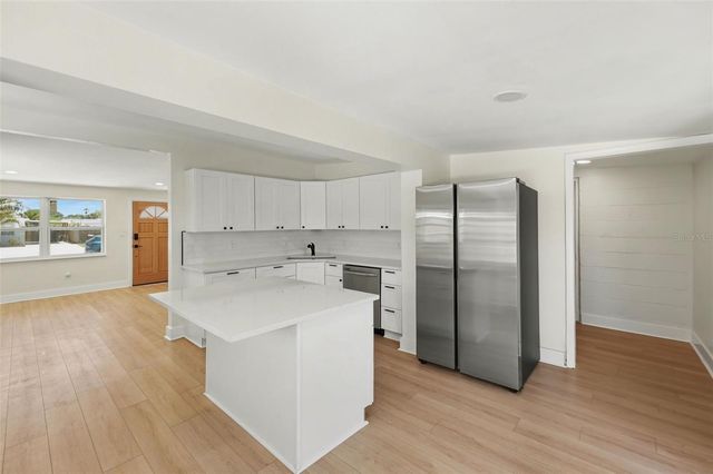 9482 CRESTVIEW STREET, Seminole, FL 33772