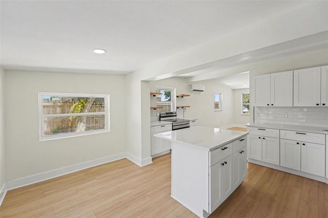 9482 CRESTVIEW STREET, Seminole, FL 33772