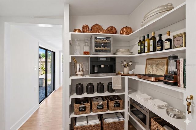 9482 CRESTVIEW STREET, Seminole, FL 33772