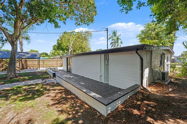 9482 CRESTVIEW STREET, Seminole, FL 33772