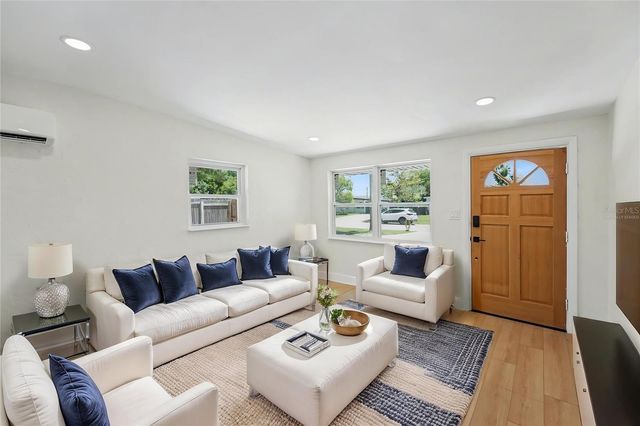 9482 CRESTVIEW STREET, Seminole, FL 33772