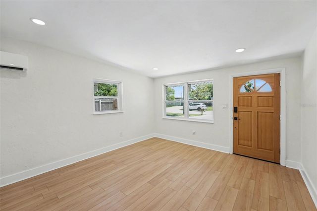 9482 CRESTVIEW STREET, Seminole, FL 33772