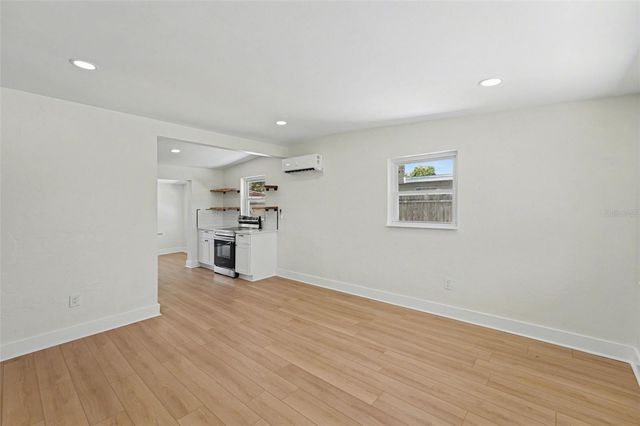 9482 CRESTVIEW STREET, Seminole, FL 33772