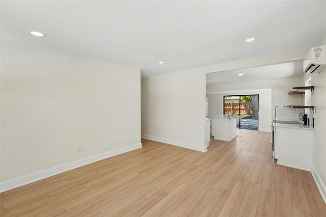 9482 CRESTVIEW STREET, Seminole, FL 33772