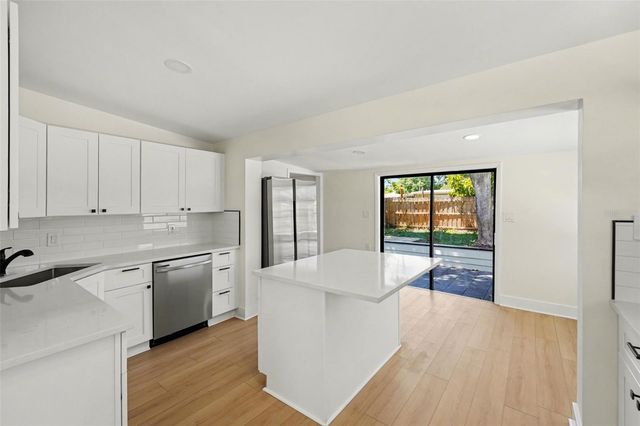 9482 CRESTVIEW STREET, Seminole, FL 33772