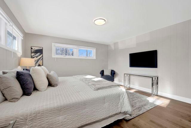 2011 Cleveland Street, Evanston, IL 60202