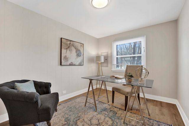 2011 Cleveland Street, Evanston, IL 60202