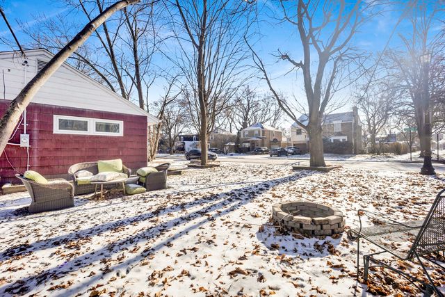 2011 Cleveland Street, Evanston, IL 60202