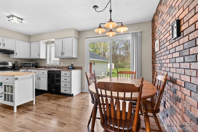 245 Helen Drive, Rockford, MI 49341
