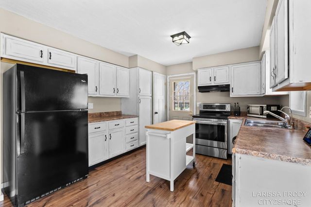 245 Helen Drive, Rockford, MI 49341