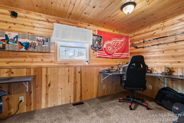 245 Helen Drive, Rockford, MI 49341