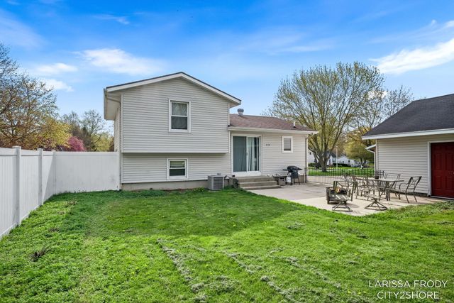 245 Helen Drive, Rockford, MI 49341