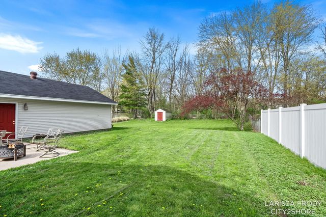 245 Helen Drive, Rockford, MI 49341