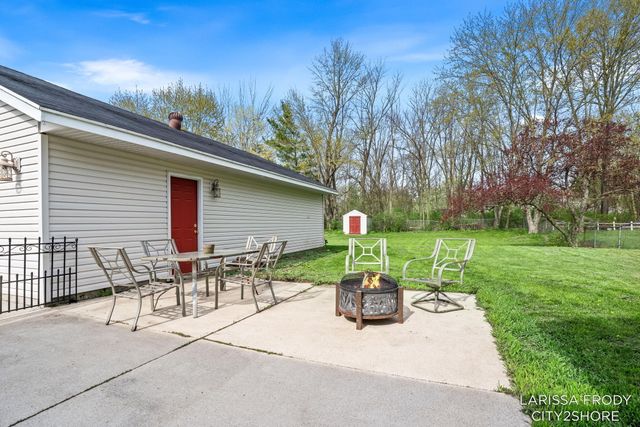 245 Helen Drive, Rockford, MI 49341