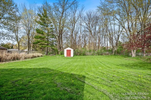 245 Helen Drive, Rockford, MI 49341