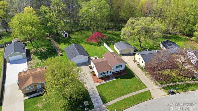 245 Helen Drive, Rockford, MI 49341