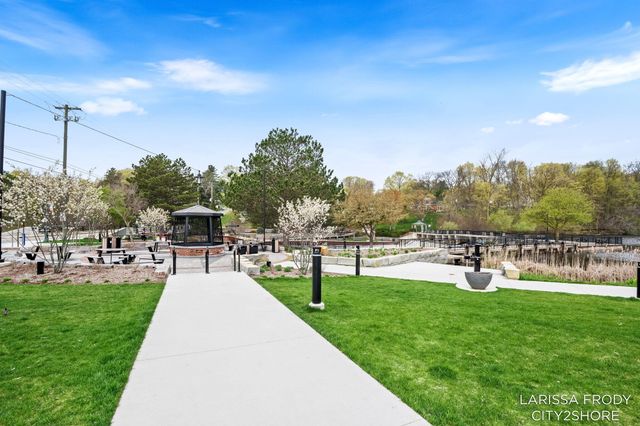 245 Helen Drive, Rockford, MI 49341