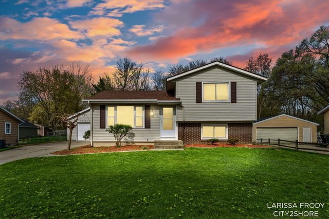 245 Helen Drive, Rockford, MI 49341
