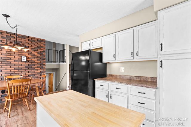 245 Helen Drive, Rockford, MI 49341