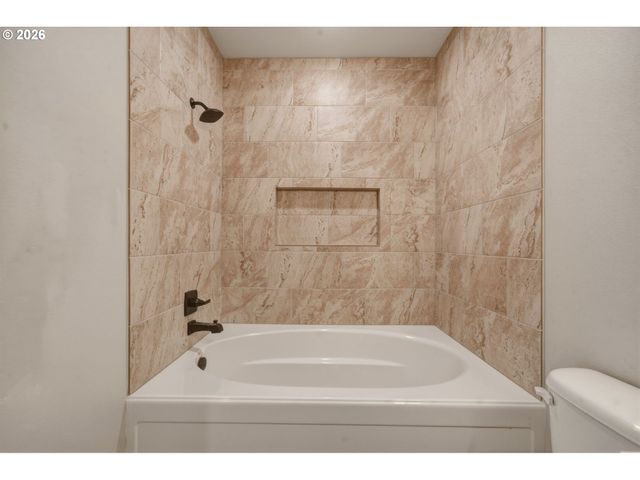 2101 N 2ND Way, Ridgefield, WA 98642