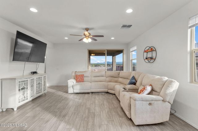 14070 E Red Pine Place, Vail, AZ 85641