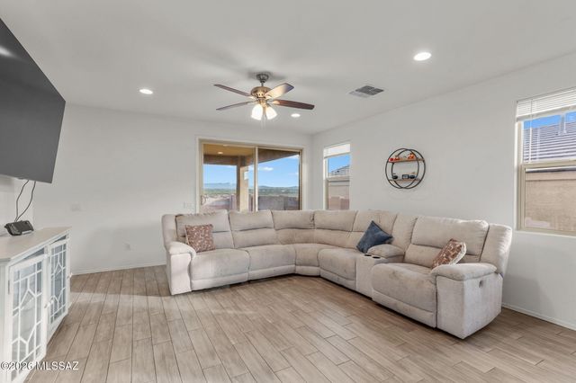 14070 E Red Pine Place, Vail, AZ 85641